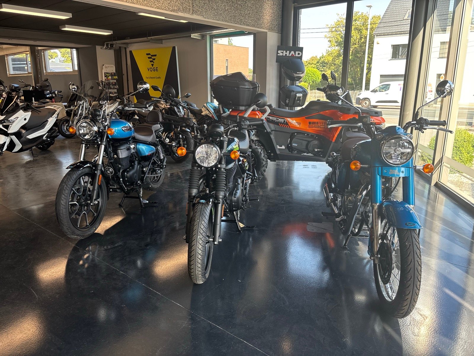Royal Enfield et scooters - FSMotos